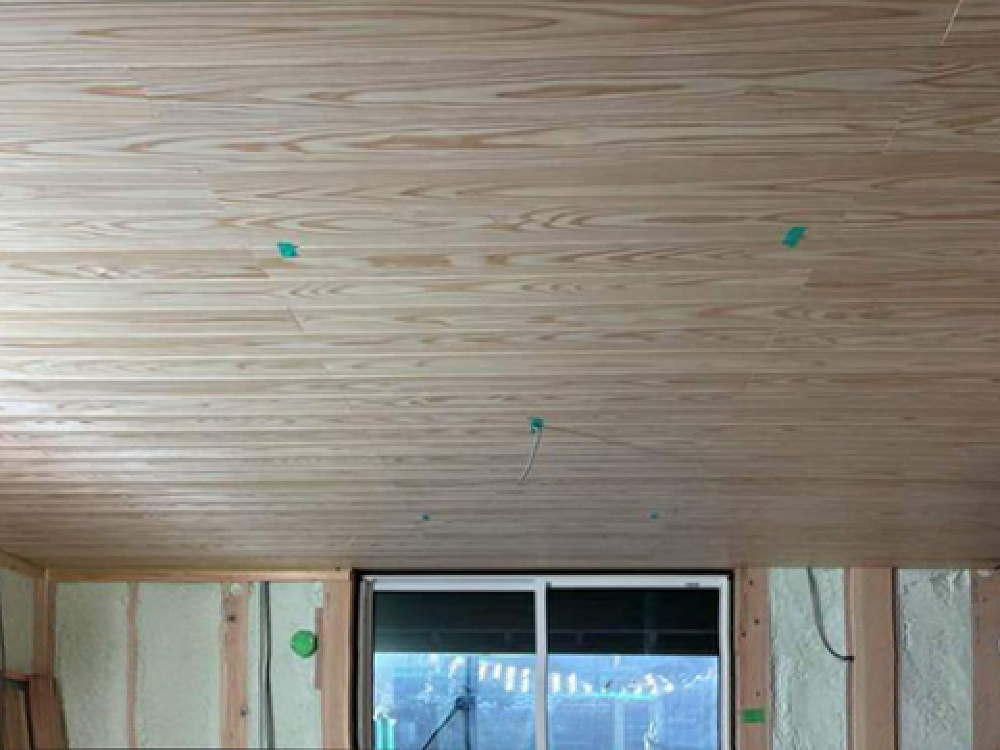 天井羽目板張り